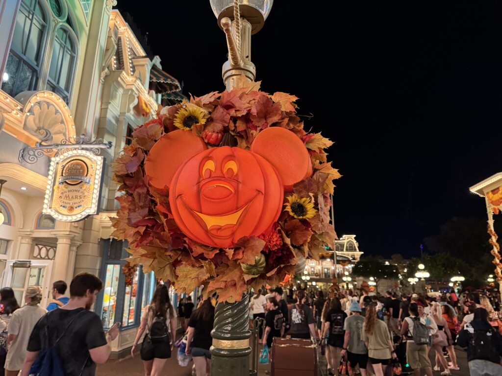 Mickey Halloween Pumpkin